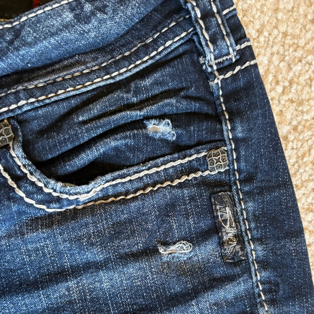 Silver Suki Capri Jeans - Picture 4 of 6